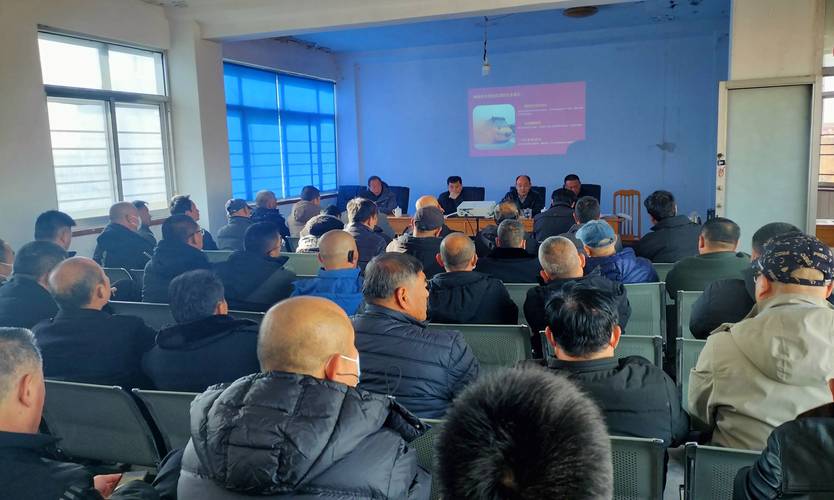 学顺达校车服务,消防大队进行消防安全月校车驾驶员培训会
